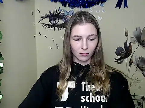 Snapshot of StrangerGi chatting on 02-20-25, 04:03 StrangerGi online show from 02-20-25, 04:03