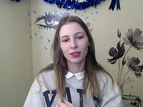 Snapshot of StrangerGi chatting on 02-24-25, 07:00 StrangerGi online show from 02-24-25, 07:00