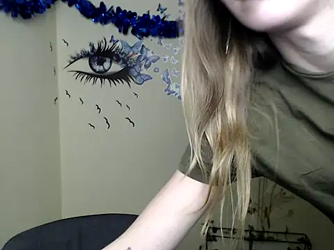 Snapshot of StrangerGi chatting on 02-25-25, 04:00 StrangerGi online show from 02-25-25, 04:00