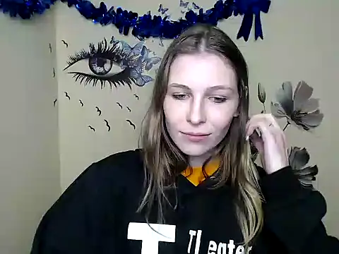 Snapshot of StrangerGi chatting on 02-26-25, 04:24 StrangerGi online show from 02-26-25, 04:24