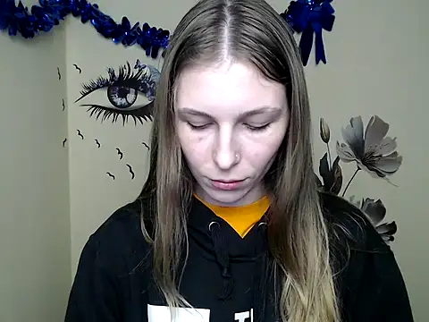 Snapshot of StrangerGi chatting on 02-26-25, 07:27 StrangerGi online show from 02-26-25, 07:27