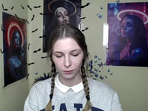 Snapshot of StrangerGi chatting on 03-03-25, 03:53 StrangerGi online show from 03-03-25, 03:53