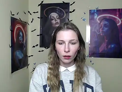 Snapshot of StrangerGi chatting on 03-18-25, 04:26 StrangerGi online show from 03-18-25, 04:26