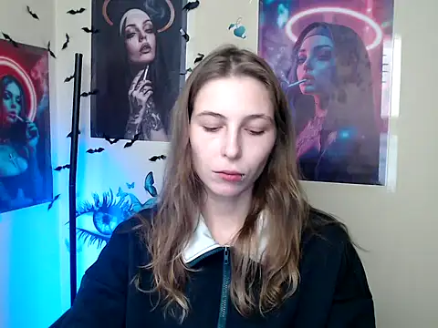 Snapshot of StrangerGi chatting on 10-14-25, 12:28 StrangerGi online show from 10-14-25, 12:28