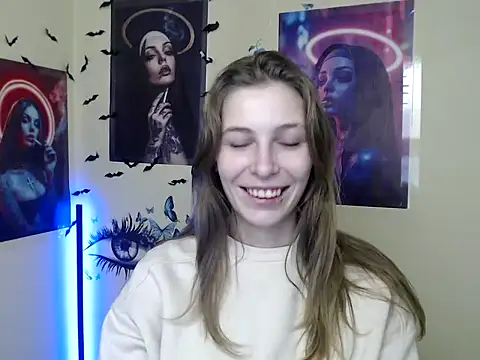 Snapshot of StrangerGi chatting on 10-29-25, 07:21 StrangerGi online show from 10-29-25, 07:21