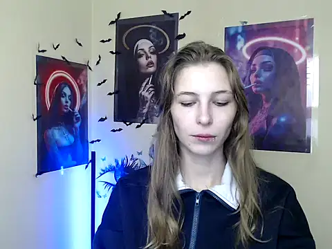 Snapshot of StrangerGi chatting on 11-05-25, 06:57 StrangerGi online show from 11-05-25, 06:57