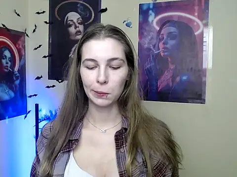 Snapshot of StrangerGi chatting on 01-09-26, 07:00 StrangerGi online show from 01-09-26, 07:00