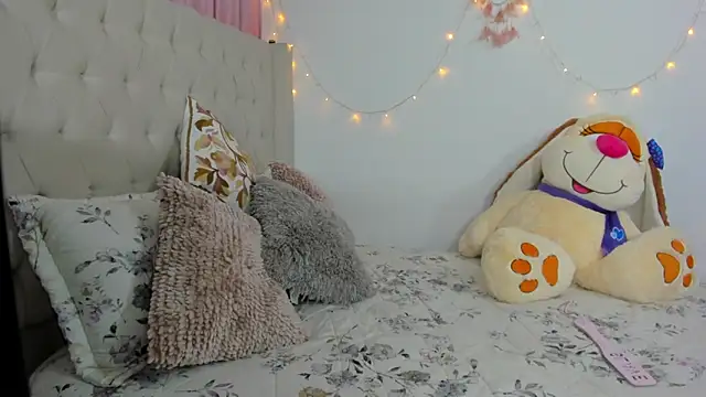 Snapshot of emilyharrix chatting on 03-04-25, 10:49 emilyharrix online show from 03-04-25, 10:49