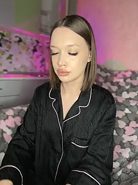 Snapshot of bunnyrich chatting on 12-14-24, 02:31 bunnyrich online show from 12-14-24, 02:31