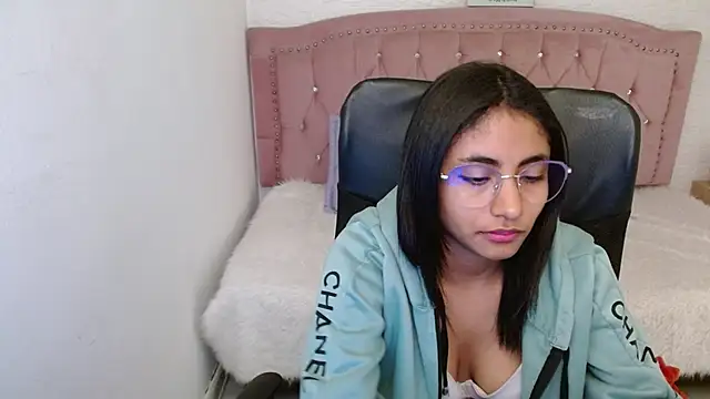 shaneelle online show from 02-06-25, 06:08