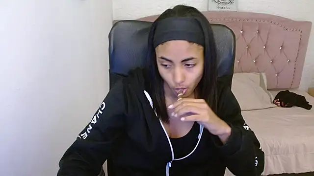 shaneelle online show from 03-07-25, 06:13