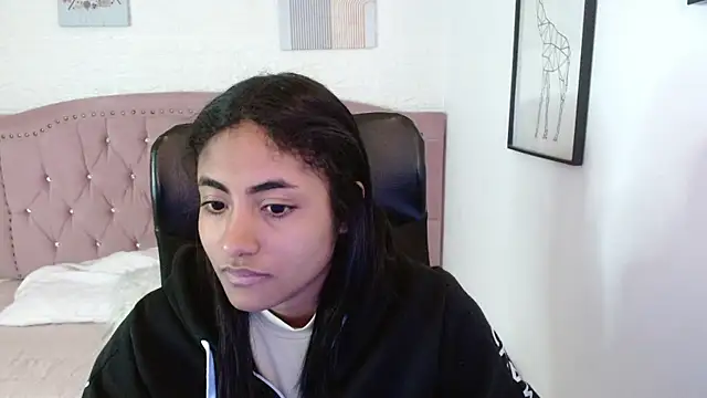 shaneelle online show from 11-08-25, 03:07