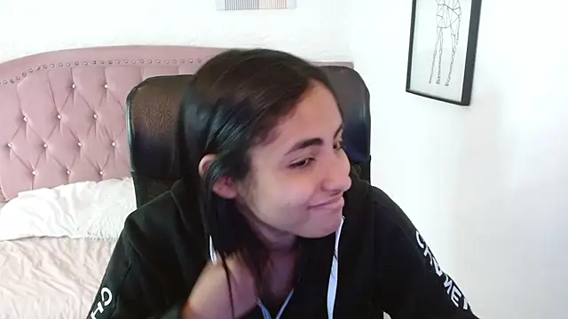 shaneelle online show from 11-08-25, 03:12