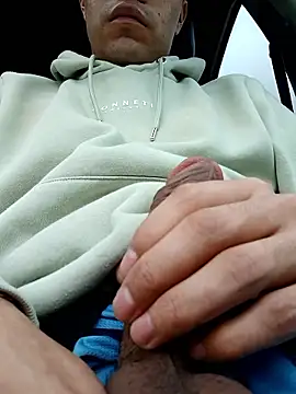 Snapshot of Alfrendino44 chatting on 01-08-26, 08:33 Alfrendino44 online show from 01-08-26, 08:33