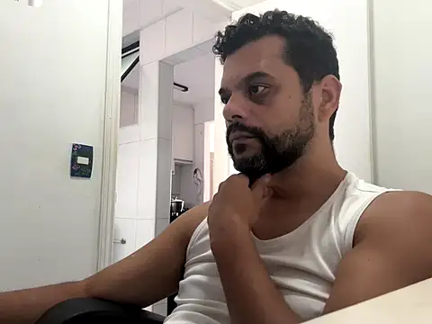 HornyBeachBoyBR online show from 05-06-26, 01:27