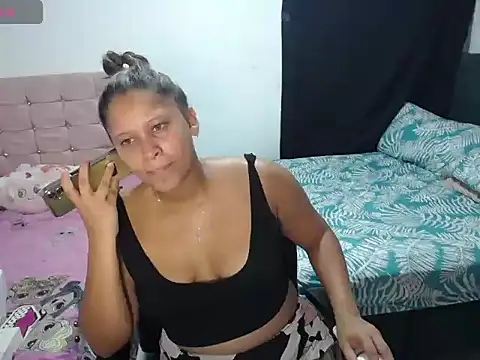 Miel canela online show from 10-07-25, 09:23