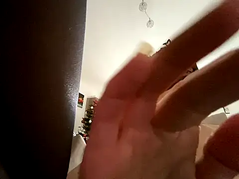 Snapshot of Marilou1983 chatting on 12-05-24, 12:55 Marilou1983 online show from 12-05-24, 12:55