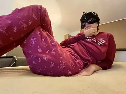 Snapshot of Marilou1983 chatting on 01-10-25, 09:31 Marilou1983 online show from 01-10-25, 09:31