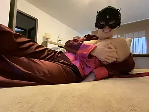 Snapshot of Marilou1983 chatting on 02-06-25, 08:07 Marilou1983 online show from 02-06-25, 08:07