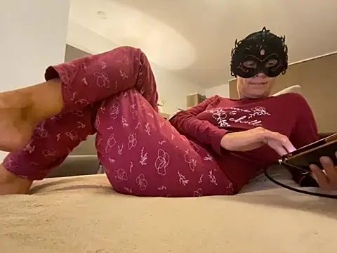 Snapshot of Marilou1983 chatting on 09-10-25, 08:20 Marilou1983 online show from 09-10-25, 08:20