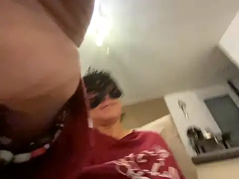 Snapshot of Marilou1983 chatting on 09-19-25, 09:04 Marilou1983 online show from 09-19-25, 09:04