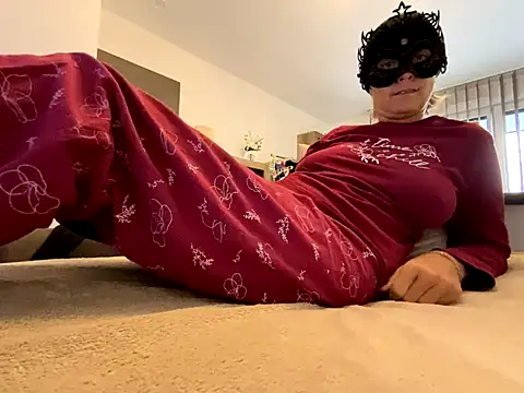 Snapshot of Marilou1983 chatting on 10-02-25, 07:37 Marilou1983 online show from 10-02-25, 07:37