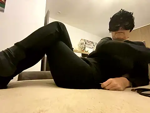 Snapshot of Marilou1983 chatting on 01-13-26, 05:51 Marilou1983 online show from 01-13-26, 05:51