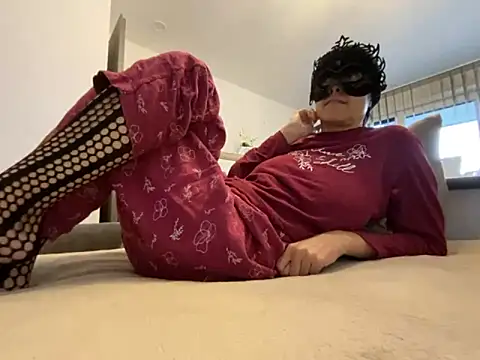 Marilou1983 online show from 05-11-26, 02:45
