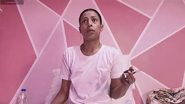 sara linares online show from 12-03-25, 05:48