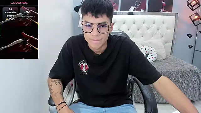 Snapshot of Noha_scott chatting on 11-12-25, 11:36 Noha scott online show from 11-12-25, 11:36