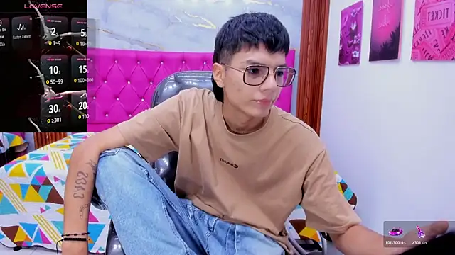 Snapshot of Noha_scott chatting on 12-02-25, 11:11 Noha scott online show from 12-02-25, 11:11