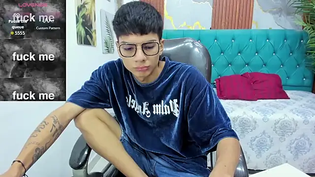 Snapshot of Noha_scott chatting on 02-25-26, 11:14 Noha scott online show from 02-25-26, 11:14