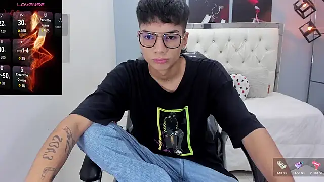 Snapshot of Noha_scott chatting on 03-10-26, 11:21 Noha scott online show from 03-10-26, 11:21