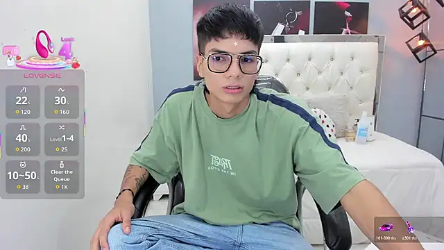 Snapshot of Noha_scott chatting on 03-14-26, 10:59 Noha scott online show from 03-14-26, 10:59