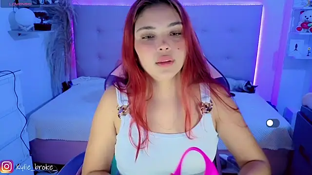 Snapshot of Kylie_brokee chatting on 03-05-26, 09:11 Kylie brokee online show from 03-05-26, 09:11