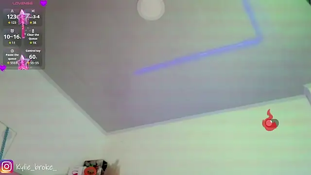 Kylie brokee online show from 04-28-26, 02:27