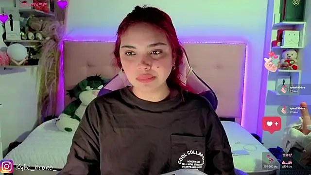 Snapshot of Kylie_brokee chatting on 05-23-26, 12:16 Kylie brokee online show from 05-23-26, 12:16