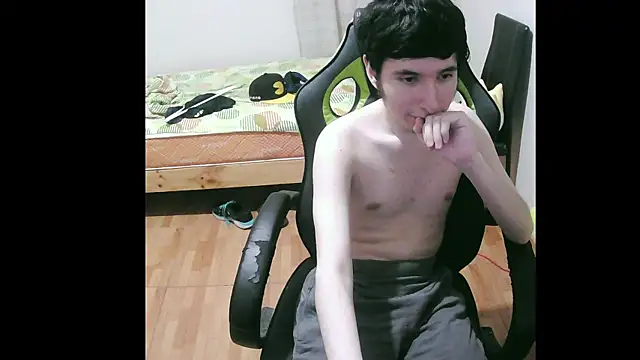 Snapshot of Twink_martinboy chatting on 02-11-25, 11:33 Twink martinboy online show from 02-11-25, 11:33