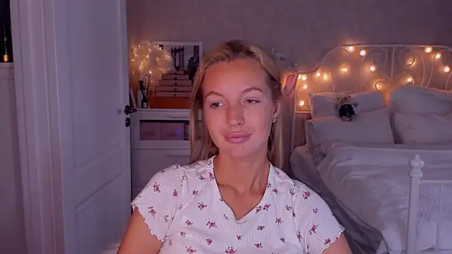 aestetick online show from 10-05-25, 09:51