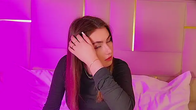 AliceMoreno online show from 11-17-25, 05:08