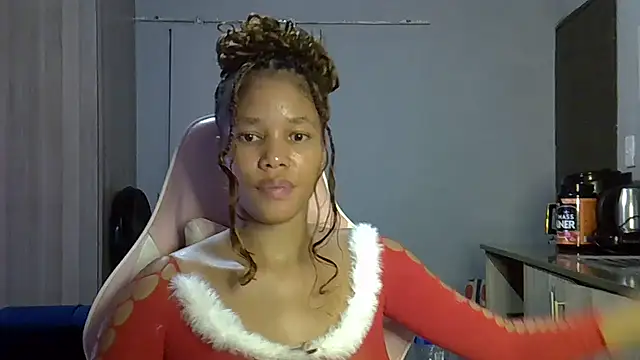 Snapshot of Sexylisa670 chatting on 03-12-26, 08:15 Sexylisa670 online show from 03-12-26, 08:15