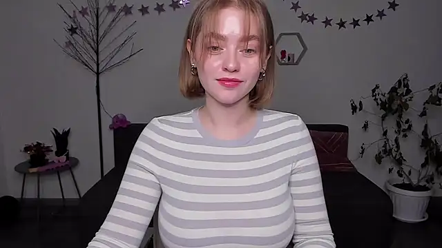 AidaPerry online show from 12-12-24, 02:55