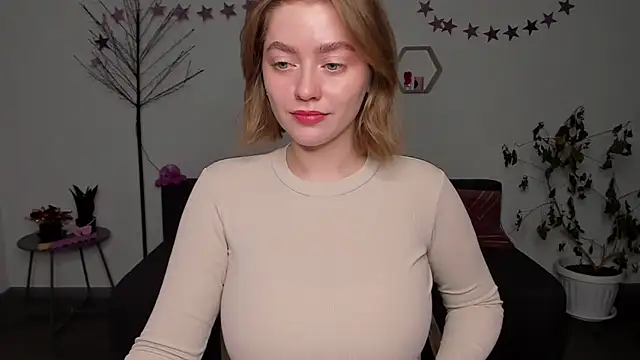 AidaPerry online show from 12-22-24, 05:32