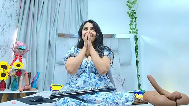  Marcela   online show from 10-27-25, 12:20