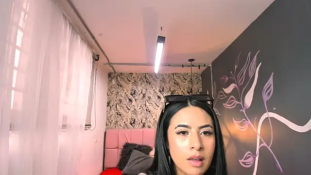 CharlotteeGray  online show from 02-04-25, 07:33