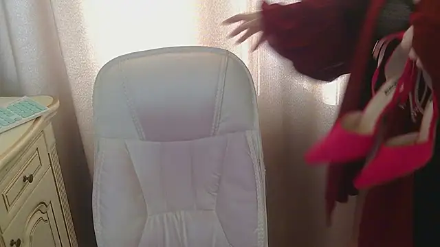 Snapshot of FOX-ME chatting on 01-17-26, 08:19 FOX-ME online show from 01-17-26, 08:19