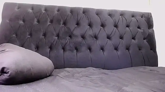 SpicyQueenxxxx online show from 02-19-25, 05:06