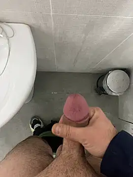 Snapshot of bigdickturk11 chatting on 03-10-26, 02:11 bigdickturk11 online show from 03-10-26, 02:11