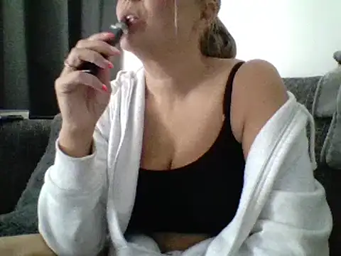 scrummymummy2 online show from 09-23-25, 12:08