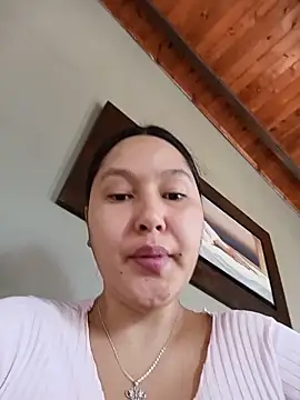 SamaraJay1 online show from 06-19-26, 03:27